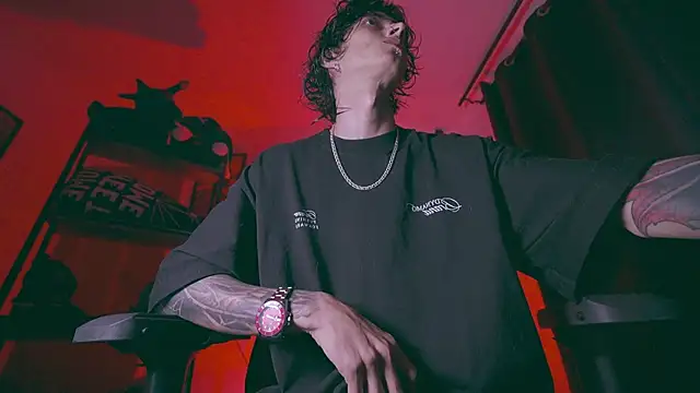 Olliver   y online show from April 17, 1:19 am