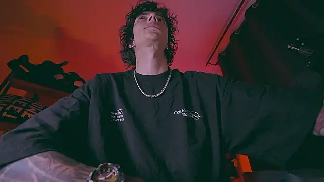 Olliver   y online show from March 18, 2:26 am