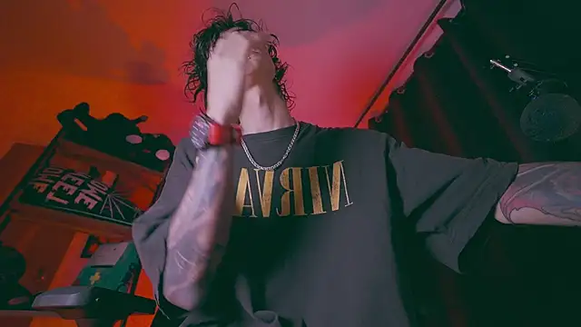 Olliver   y online show from April 9, 1:18 am