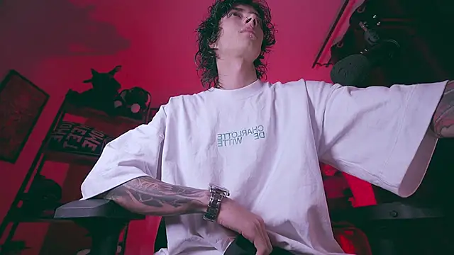 Olliver   y online show from February 26, 4:45 am