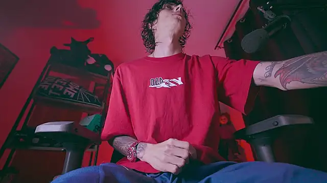 Olliver   y online show from April 12, 11:30 pm