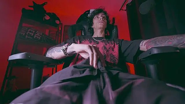 Olliver   y online show from April 14, 2:49 am