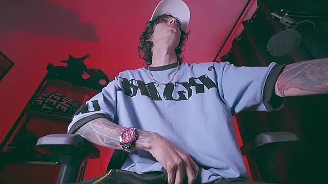 Olliver   y online show from April 18, 12:35 am