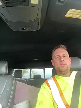WIDBIGWHITECOCK online show from May 5, 9:51 pm