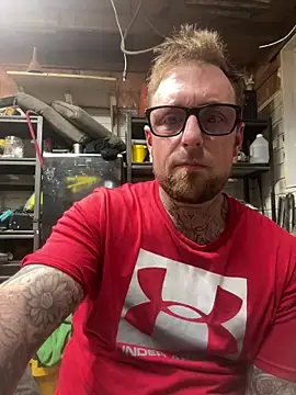 WIDBIGWHITECOCK online show from April 18, 3:31 am