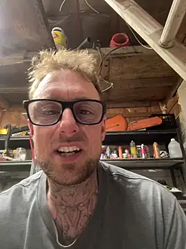 WIDBIGWHITECOCK online show from April 11, 4:20 am