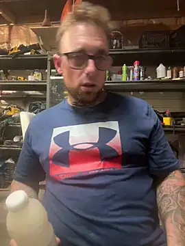 Snapshot of WIDBIGWHITECOCK chatting on June 22, 3:01 am WIDBIGWHITECOCK online show from June 22, 3:01 am
