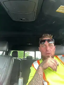 WIDBIGWHITECOCK online show from May 29, 4:46 pm