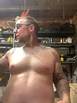 Snapshot of WIDBIGWHITECOCK chatting on June 7, 2:50 am WIDBIGWHITECOCK online show from June 7, 2:50 am