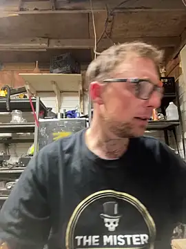 WIDBIGWHITECOCK online show from April 4, 5:14 am