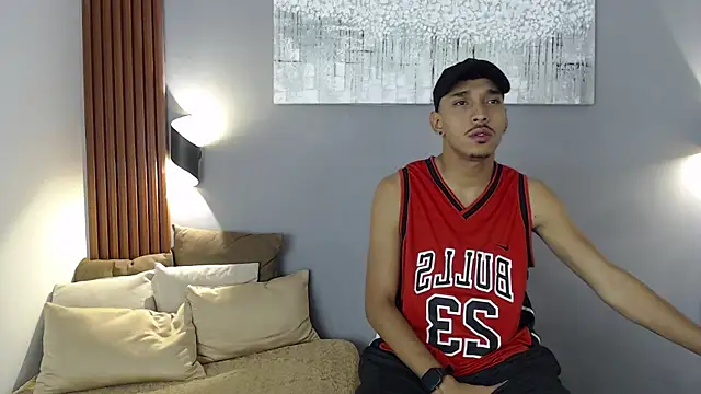 Julian Dark  online show from February 14, 5:18 am