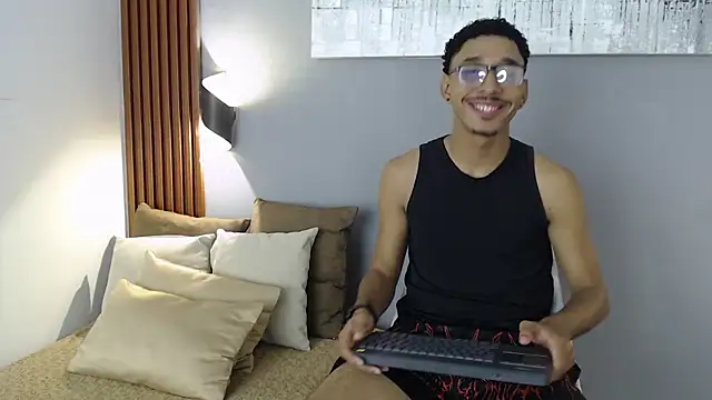 Julian Dark  online show from February 13, 4:23 am