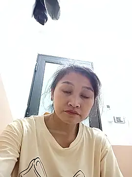 yumyum112 online show from January 12, 12:01 pm