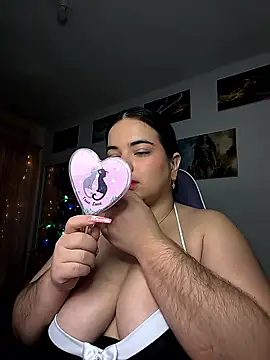 kata smth online show from January 8, 1:06 pm