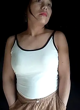 vanvan005 online show from May 9, 12:47 am