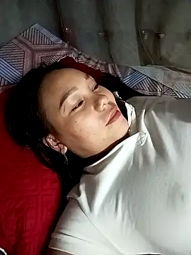 vanvan005 online show from March 3, 12:45 pm