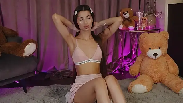 ZariaaVera online show from March 2, 9:00 pm