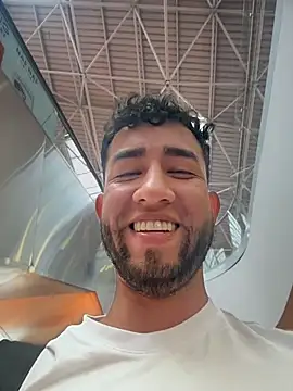 liam bronw online show from April 23, 9:05 pm