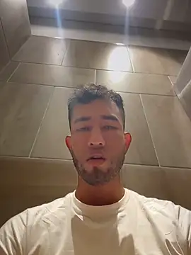 Snapshot of liam_bronw chatting on June 11, 6:05 pm liam bronw online show from June 11, 6:05 pm