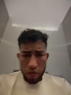 Snapshot of liam_bronw chatting on May 22, 5:00 pm liam bronw online show from May 22, 5:00 pm