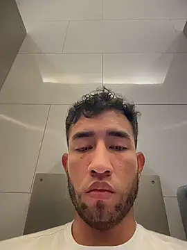 Snapshot of liam_bronw chatting on May 13, 4:58 pm liam bronw online show from May 13, 4:58 pm