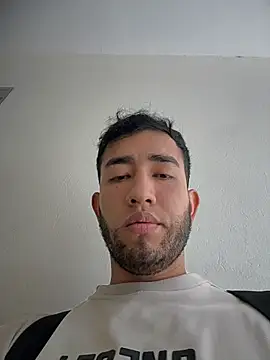 Snapshot of liam_bronw chatting on July 28, 10:20 pm liam bronw online show from July 28, 10:20 pm