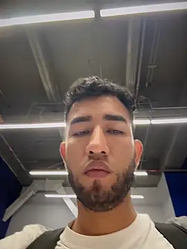 Snapshot of liam_bronw chatting on June 2, 3:56 pm liam bronw online show from June 2, 3:56 pm