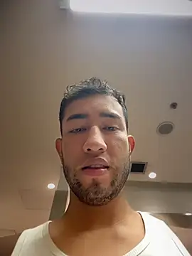 Snapshot of liam_bronw chatting on July 25, 4:02 pm liam bronw online show from July 25, 4:02 pm