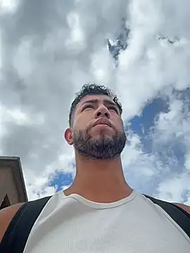 Snapshot of liam_bronw chatting on May 8, 2:54 pm liam bronw online show from May 8, 2:54 pm