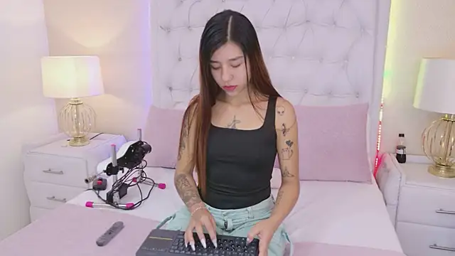 VioletFroost online show from January 11, 12:12 pm