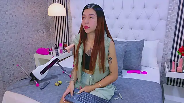 VioletFroost online show from January 9, 5:31 pm