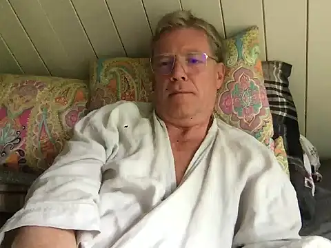 Snapshot of abibull chatting on May 17, 7:52 am abibull online show from May 17, 7:52 am