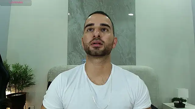 Snapshot of lorenzo_walker_1 chatting on July 7, 5:49 pm lorenzo walker 1 online show from July 7, 5:49 pm