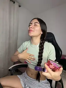 Stormi th online show from April 11, 5:04 am