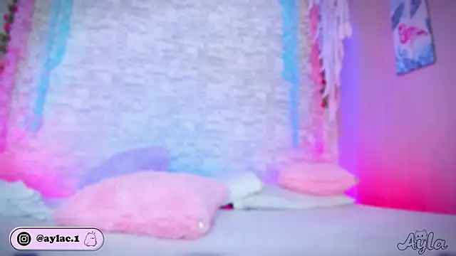 ayla lux online show from March 30, 4:47 am