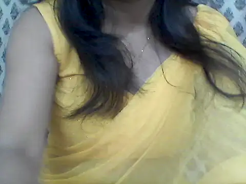 Snapshot of _Daisy chatting on April 20, 6:42 pm Daisy online show from April 20, 6:42 pm