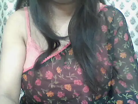 Snapshot of _Daisy chatting on April 12, 7:17 pm Daisy online show from April 12, 7:17 pm