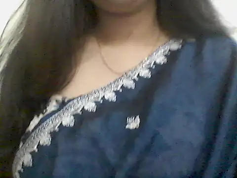 Snapshot of _Daisy chatting on April 7, 6:43 pm Daisy online show from April 7, 6:43 pm