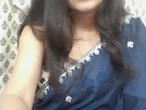 Snapshot of _Daisy chatting on April 19, 6:43 pm Daisy online show from April 19, 6:43 pm