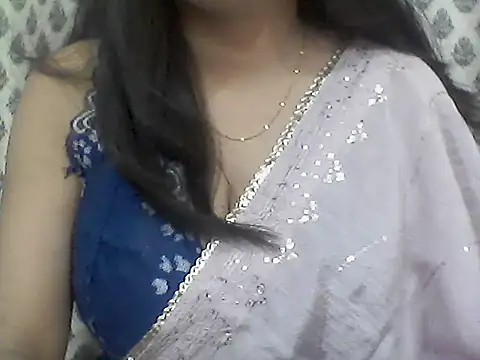 Snapshot of _Daisy chatting on April 8, 6:31 pm Daisy online show from April 8, 6:31 pm