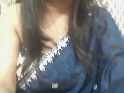 Snapshot of _Daisy chatting on April 11, 7:06 pm Daisy online show from April 11, 7:06 pm