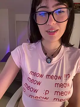 HinaSweet online show from April 7, 12:45 am