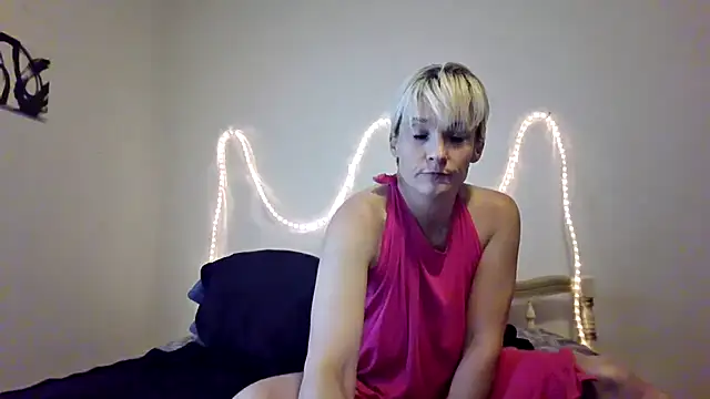 CrystalGeyserSmyth online show from April 17, 9:50 pm