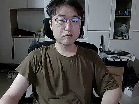 W0Ijn online show from June 23, 9:18 am