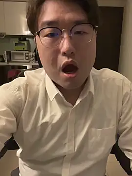 W0Ijn online show from March 6, 9:59 am