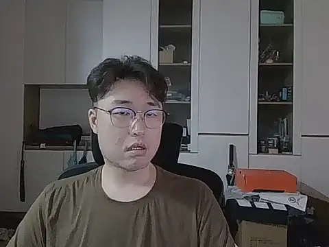 W0Ijn online show from May 25, 7:07 am
