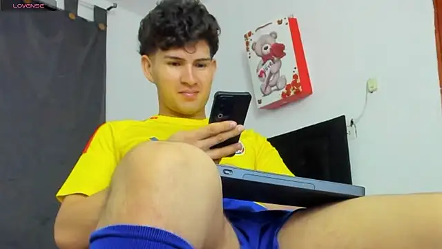 camilo model online show from April 3, 7:15 am