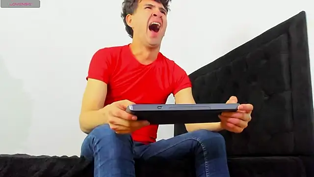 camilo model online show from March 12, 2:17 am