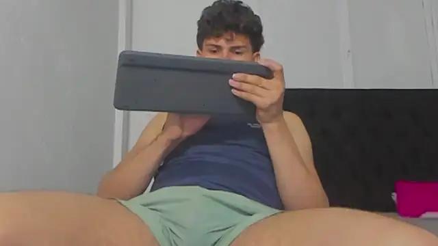camilo model online show from May 18, 5:45 am