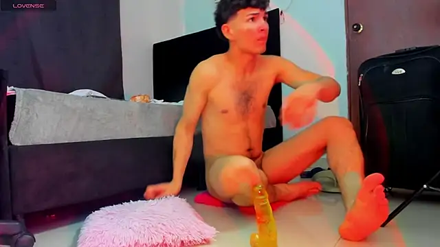 camilo model online show from March 29, 4:03 am